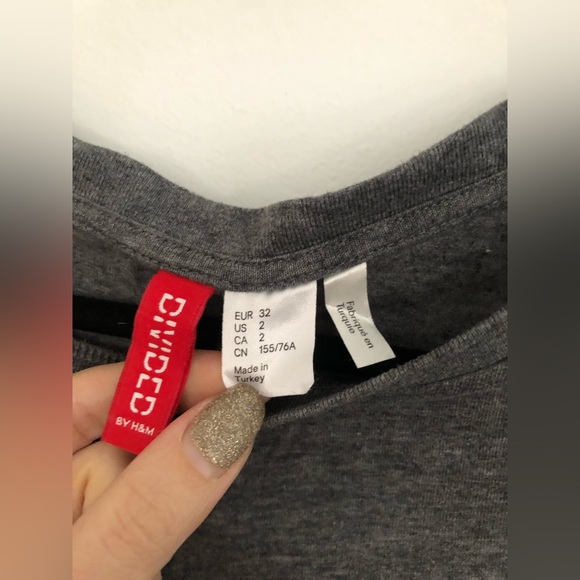 H&M DIVIDED gray T-shirt - Picture 2 of 4